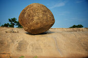 Balancing-Rock-Mahabalipurum.jpg Balancing-Rock-Mahabalipurum.jpg