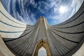 Shahyad(Azadi) tower-Tehran.jpg