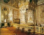 Versailles_Queen's_Chamber.jpg Versailles_Queen's_Chamber.jpg