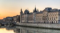 525px-Quai_de_l'Horloge,_Paris,_Île-de-France_140320.jpg 525px-Quai_de_l'Horloge,_Paris,_Île-de-France_140320.jpg