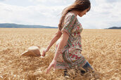 girl-Wheat-field-figure-7.jpg
