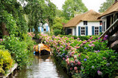 water-village-no-roads-canals-giethoorn-netherlands-9.jpg