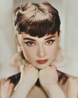 audrey_hepburn_eternally_13991005_042207792.jpg