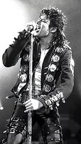 200px-Michael_Jackson_in_1988.jpg