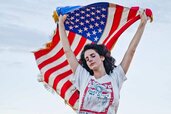 lana-del-rey-america-flag-rising-630x420.jpg