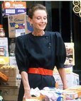 audrey_hepburn_eternally_14000904_231452219.jpg