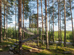 The-Mirrorcube-a-modern-treehouse-in-the-woods-Harads-Sweden-1.jpg