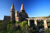 20-مورد-از-زیباترین-قلعه-های-دنیا-hahAXM.jpg