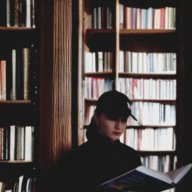 آیلار مومنی